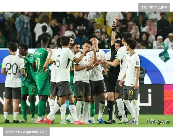 国足后防重组蒋光太朱辰杰中卫搭档海港三将防守右路