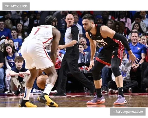 热火进攻如潮半场五人上双全队狂砍86分手感火热