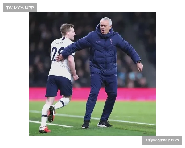 索萨迎来首发处子秀 热刺19岁新援中卫在人员危机中登场